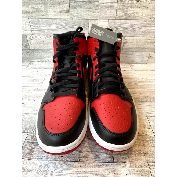 Nike Air Jordan Retro 1 Mid Banned Basketball Shoes Size 12 main image 7